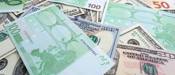 ABD ve Euro banknotlarından yapılmış doku panoraması