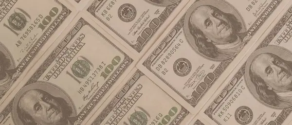 Dokuma Amerikan doları manzarası. Yüz dolarlık banknotların arka planı.