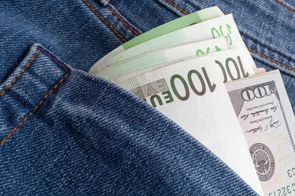 Kotun cebinden dolar ve euro çıkıyor.