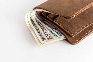 Üzerinde dolar olan cüzdan.