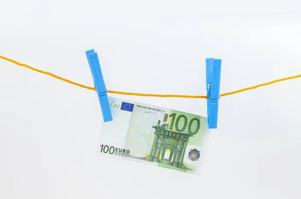 Billetes Euros Unidos Con Pinzas Ropa Una Cuerda Sobre Fondo — Foto de Stock