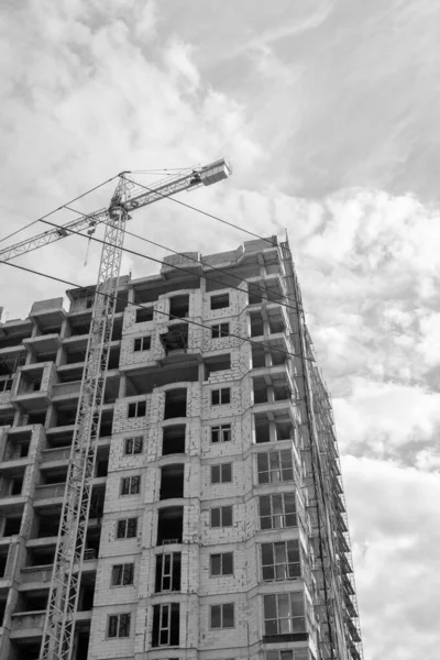 Photo Noir Blanc Immeuble Résidentiel Plusieurs Étages Construction Une Grue — Photo