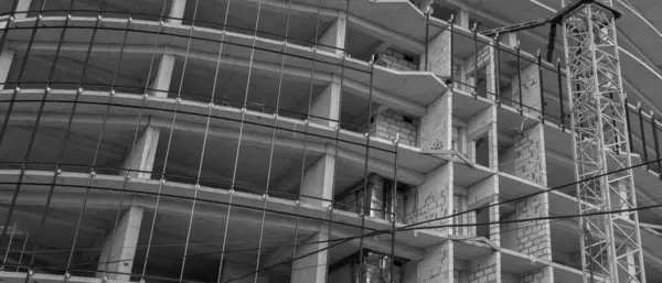 Panorama Preto Branco Edifício Residencial Vários Andares Construção Guindaste Fundo — Fotografia de Stock