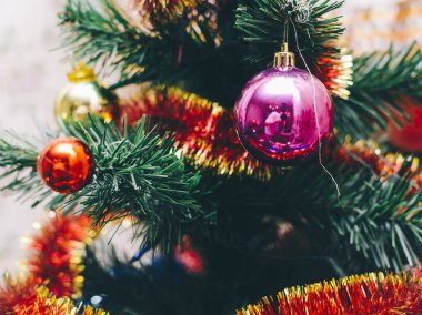 süslenmiş Noel ağacı