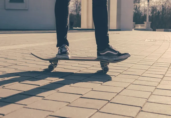 Homem de skate — Fotografia de Stock