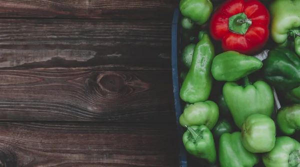 Pimentos em caixa — Fotografia de Stock