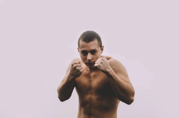 Hombre joven luchador —  Fotos de Stock