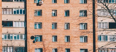 Bina wirh kırmızı tuğla