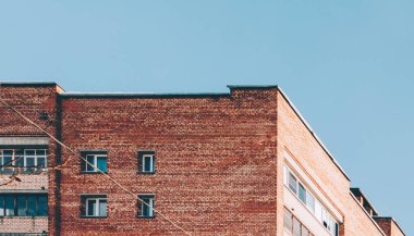 Bina wirh kırmızı tuğla