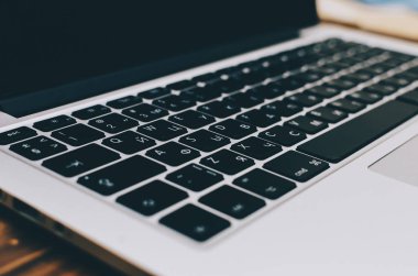 Şık klavye, Laptop