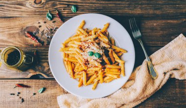 domates soslu makarna