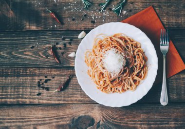 domates soslu makarna