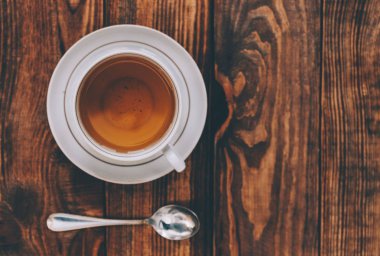 Porselen fincan çay