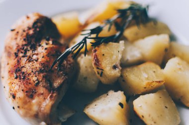 fırında patates ve tavuk 