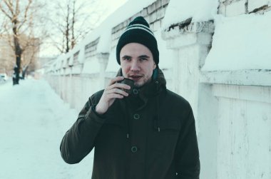 Kış Kupası olan adam