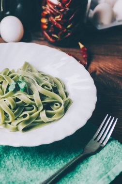 Mutfak at ıspanaklı makarna 