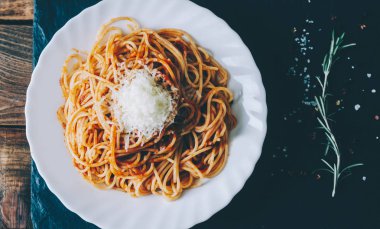 domates soslu makarna