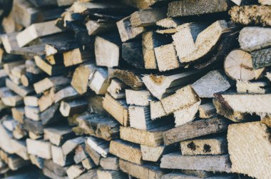 Yakacak odun yığını Köyü