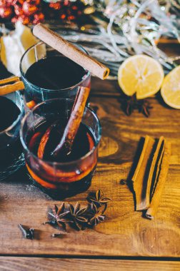 Gözlük mulled şarap ile