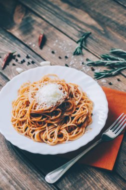 domates soslu makarna