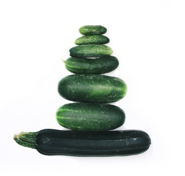  taze yeşil salatalık 