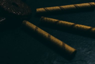 Tüpler ve çikolatalı kurabiye