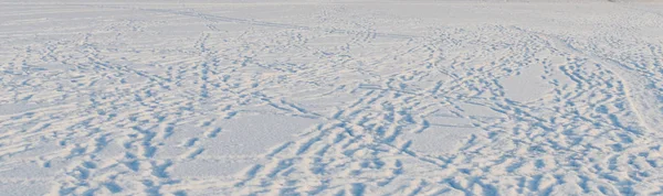 Frozen lake with Snow — Stock Photo, Image