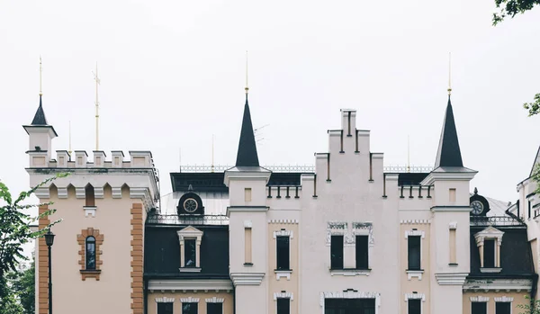 Gevel van het gebouw in Kiev — Stockfoto