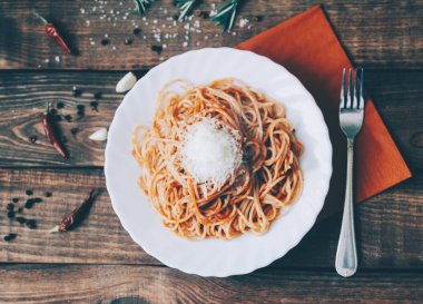 domates soslu makarna