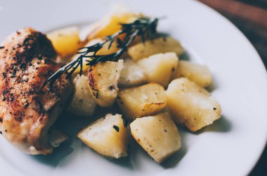 fırında patates ve tavuk 