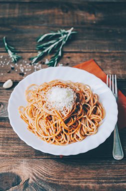 domates soslu makarna