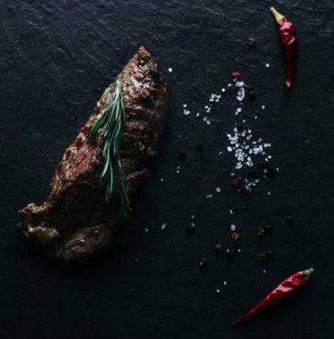 Rosemary ile eti biftek