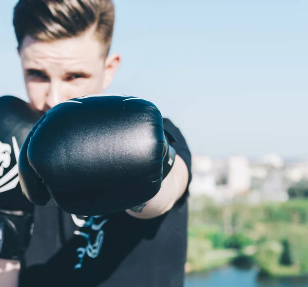 Joven MMA Fighter —  Fotos de Stock