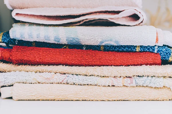 Stapel kleur handdoeken — Stockfoto