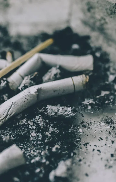 ニコチン タバコの吸殻 — ストック写真