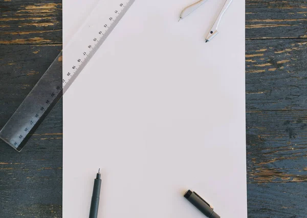 Empty paper And Pen — Stock Photo, Image