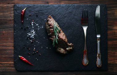 Rosemary ile eti biftek