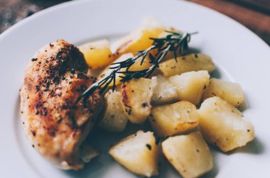 fırında patates ve tavuk 