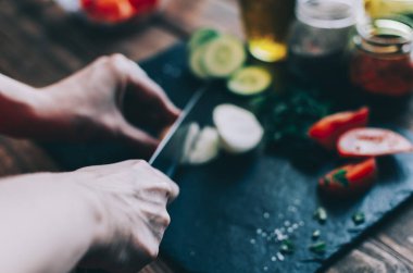 Soğan Dilimleme kadın 