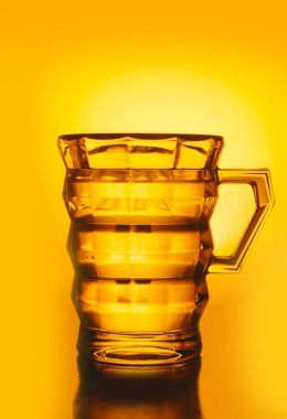 kokteyl masa üzerinde