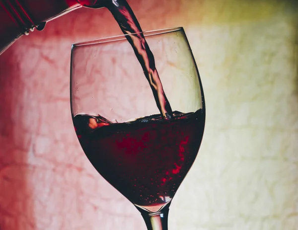 Rotwein im Glas — Stockfoto