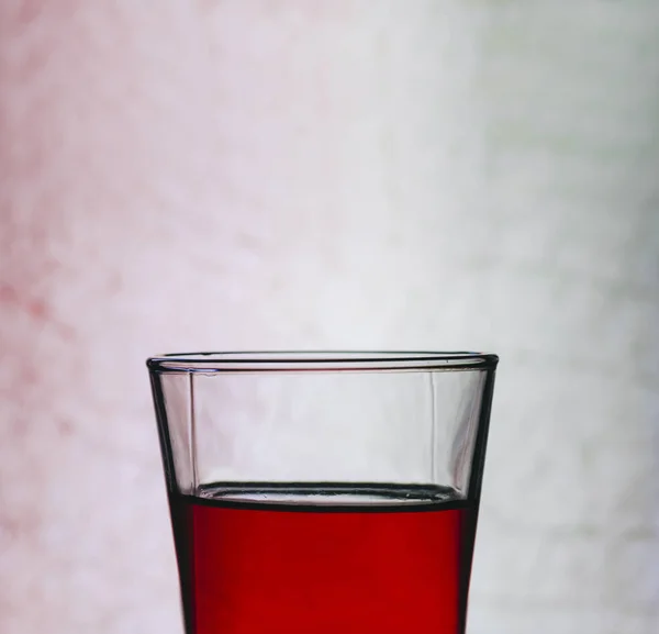 Красный алкогольный коктейль — стоковое фото