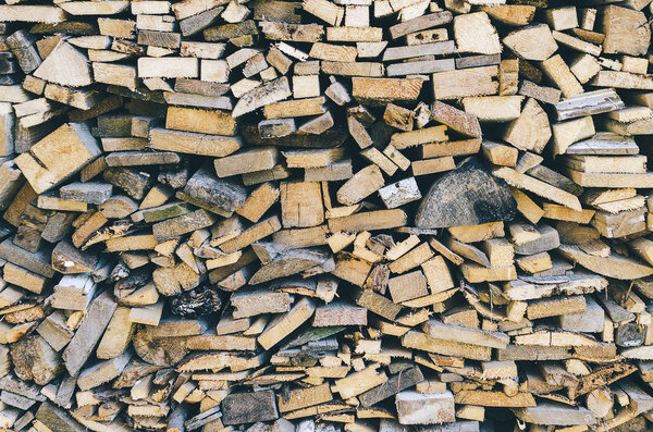 Склад дров в деревне
