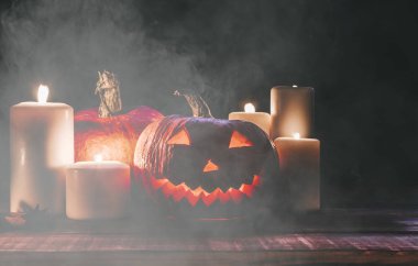 Pampkin ve mumlar