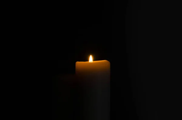Φωτιά κερί σε μαύρο χρώμα — Φωτογραφία Αρχείου