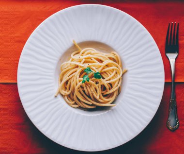 makarna maydanoz ile