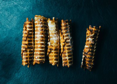 Waffle masanın üstüne