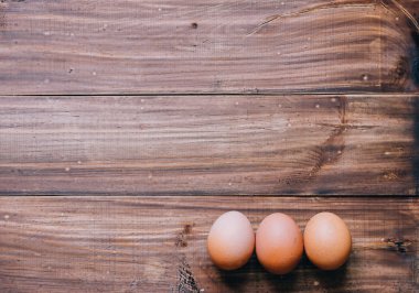 Masadaki yumurtalar