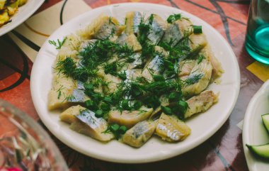 plaka üzerinde balık