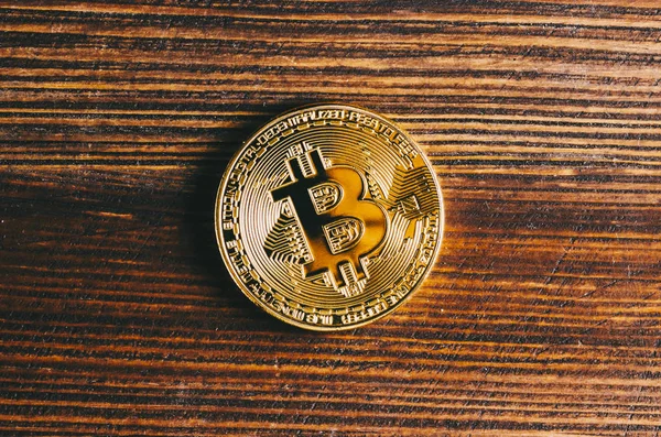 Bitcoin en la mesa —  Fotos de Stock